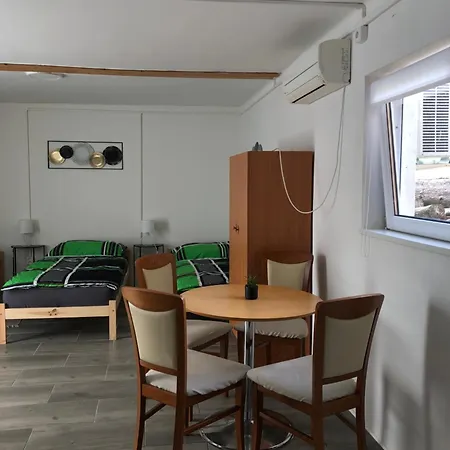 Miskovice 134 شقة